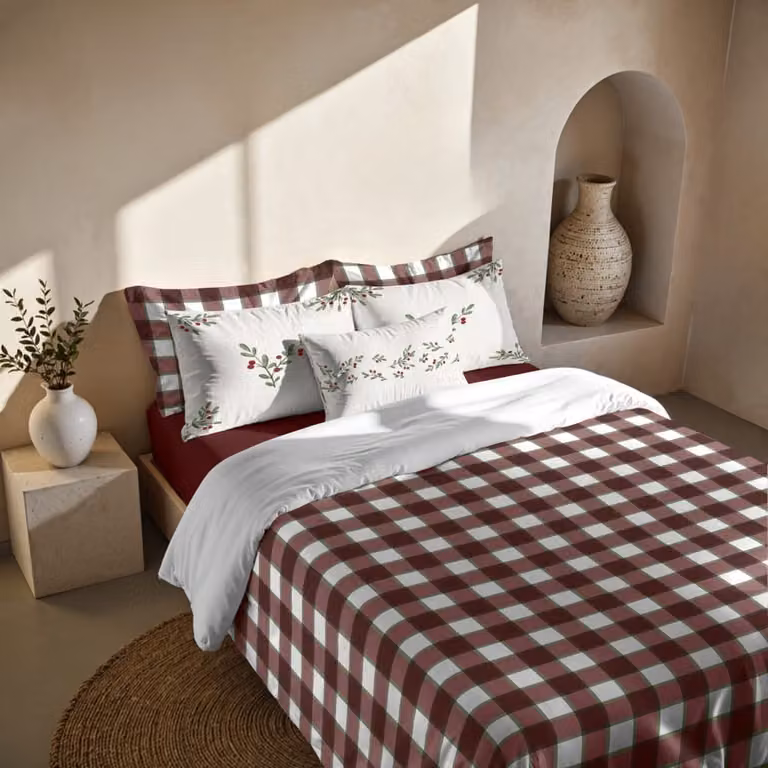Funda nórdica de algodón Muare Home con diseño de cuadros navideños en rojo, blanco y multicolor, An/P: 200 x 200 cm