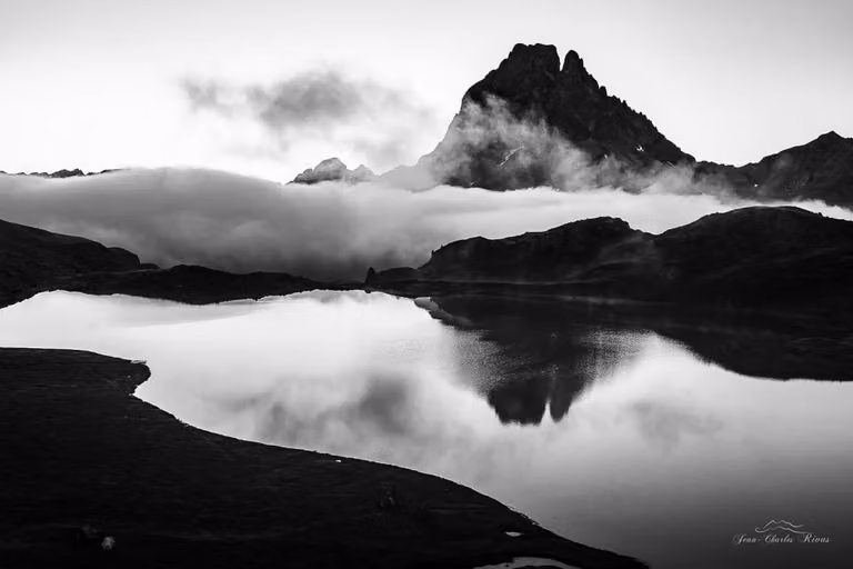 Cuadro Hexoa Pic du Midi d'Ossau impresión sobre lienzo en blanco y negro An/P/Al: 90 x 60 cm
