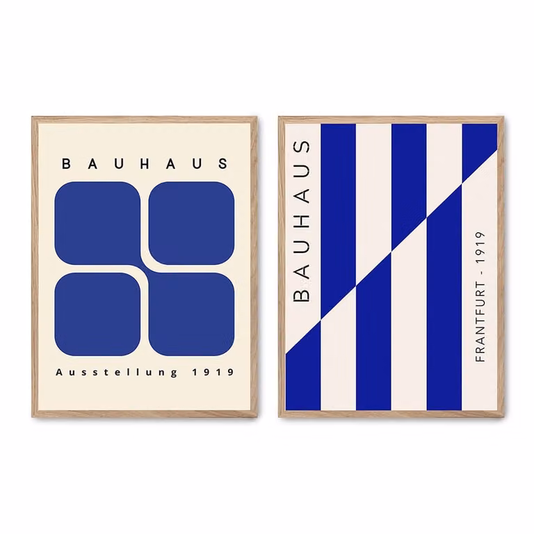 Set de 2 posters Bauhaus de Poster Lab con diseño geométrico y gráfico en color azul, marco de madera de roble, An/Al: 50 x 70 cm